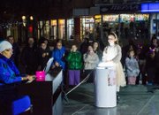 Грейнаха коледните светлини на елхата в Ботевград