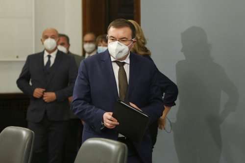 Официално: 3 нови заповеди за учениците, заведенията и PCR тест при влизане в България