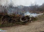 Горят автомобилни гуми в северната част на Ботевград