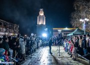 С коледна премяна засия централната част на Ботевград