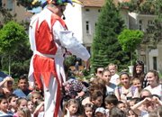 Невероятна празнична шоу-програма за децата от Етрополе на 1-ви юни