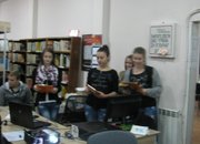 Нощ в библиотеката
