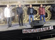 Коледното градче в центъра на Етрополе продължава да събира хора