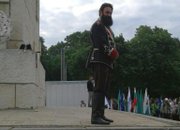 Участниците в националния поход "По стъпките на Ботевата чета" изкачват връх Вола