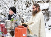 Именик извади кръста от ледените води на Стара река 