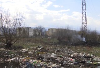 Горящи боклуци обгазиха и днес Ботевград Скрийншот