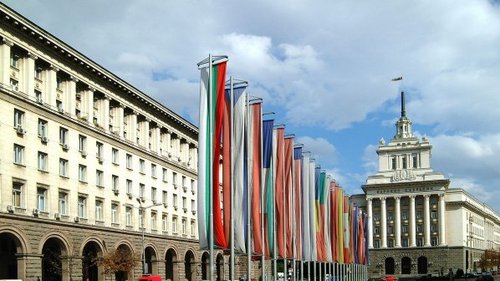Бюджет 2013 на червено  