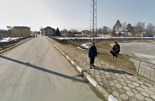 Установени са двама малолетни извършители на вандалска проява в Новачене