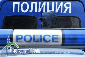 Трима мъже са задържани при акция срещу наркоразпространението