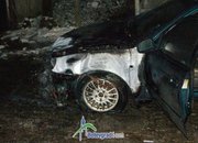 Пламна лек автомобил, паркиран на бул. “Трети март”