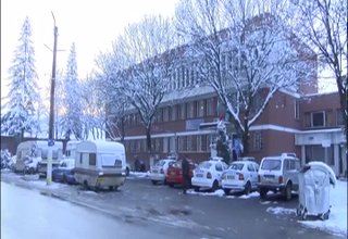 13 чужденци без документи, са задържани снощи на главния път Е-79 в района на Скравена Скрийншот