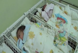 Две момиченца се родиха на Коледа в Ботевград Скрийншот