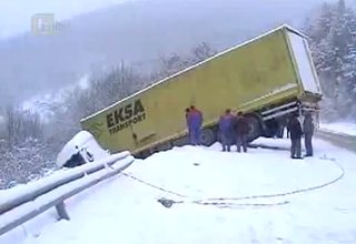 Тир се преобърна край Търговище Скрийншот
