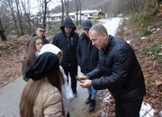 Третата дейност по проект „За всеки спасил дърво“ се осъществи с участието на равен брой ученици от Ботевград и Ниш