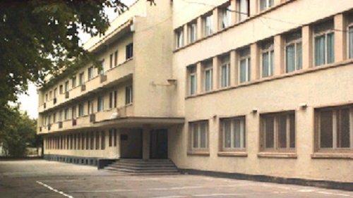 Бой в дома със заразените със СПИН деца