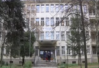 Намаляват персонала на болницата със 17 сестри и санитари., които са на пенсионна възраст Скрийншот