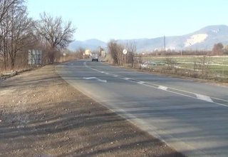 Старият път между Ботевград и Скравена да остане Скрийншот