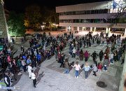 Десетки на площада, за да празнуват победата на Иван Гавалюгов на изборите