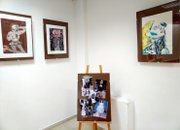 Младата художничка Снежина Димитрова представя 21 свои творби в първата си самостоятелна изложба в Ботевград