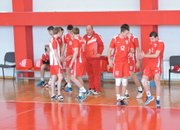 ВОЛЕЙБОЛ: ЮНОШИТЕ НА ВК „ЕТРОПОЛЕ” ОТВЯХА ПЛЯВАТА НА ПИРДОПЧАНИ