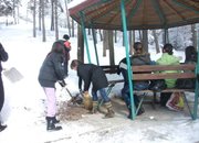 Ученици от Вапцаров се поклониха пред руския паметник в Рашково 