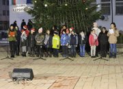 Тази вечер грейна Коледната елха в Етрополе