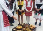 Ученици и студенти създадоха празнично настроение в Дом за възрастни хора „Д-р Адриян Атанасов”