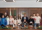 Кметът инж. Владимир Александров награди децата с изявени дарби в Етрополе