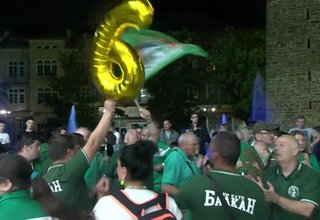 Както и преди три години, тържествата се пренесоха на централния площад на Ботевград Скрийншот