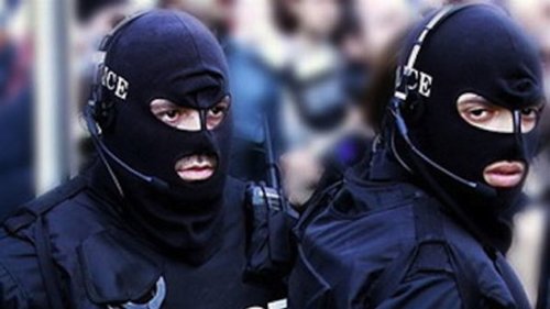 Хлапе плаши: Аз съм, баце, ще ви взривя всички