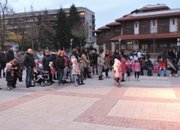 С красива елха, топло време и празнични фоерверги започват празниците в Етрополе
