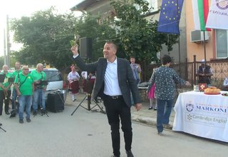Езиковият център Марконис започна своята 18-та учебна година Скрийншот