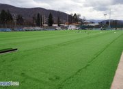 Започна полагането на изкуствената тревна настилка на Герена