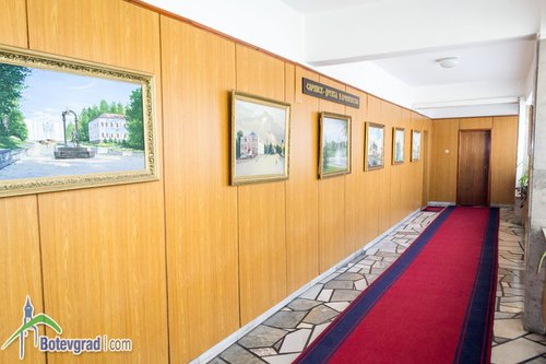 Секретарката на бившия кмет получила 7 380 лв. по проект