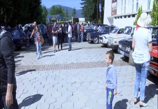 Над 60 автомобила от цялата страна участваха на 7-мия ретро парад в Ботевград Скрийншот