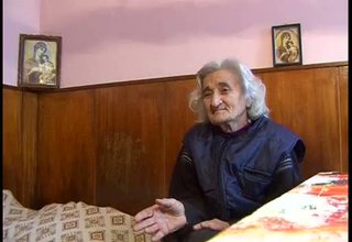 Една от най-старите акушерки в общината Петрана Христова от Скравена Скрийншот