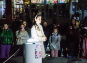 Грейнаха коледните светлини на елхата в Ботевград