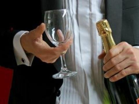 Тапата на шампанското лети с 13 м в секунда