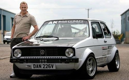 Volkswagen Golf 1 за 50 паунда е по-бърз от Bugatti Veyron?
