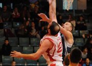 Лукойл Академик срази Черноморец за първа победа в плейофите