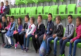 Днес баскетболистите на Балкан имаха приятна среща с цял клас второкласници Скрийншот
