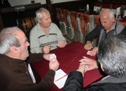 Започна IV-ят турнир за пенсионери по шах, карти, табла и дартс 