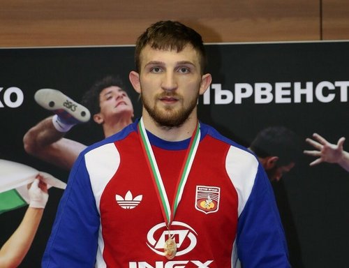 Йоан Димитров републикански шампион по борба