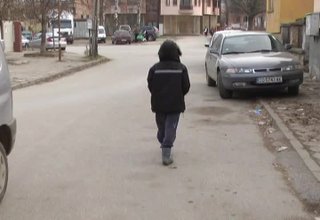 10-годишно днес бе нападнато на улицата докато се връщало от училище Скрийншот