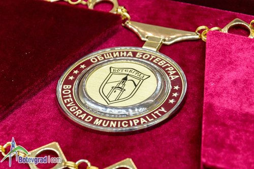 Административният съд отмени решението на ОИК, с което отказва да отстрани кмета Иван Гавалюгов /допълнена/