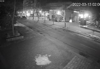Камерите видяха: Нагъл водач демонстрира офроуд умения в центъра на Ботевград Скрийншот