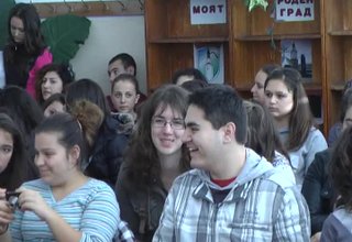 Два отбора си оспорваха първото място в състезанието „Моето училище с името на Ботев” Скрийншот