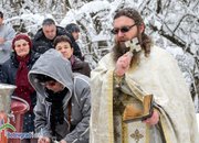 Именик извади кръста от ледените води на Стара река 