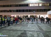 Десетки на площада, за да празнуват победата на Иван Гавалюгов на изборите