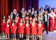 Две почетни отличия бяха връчени преди началото на концерт-спектакъла “Памет и бъдеще – 90 год. с името на Ботев и 140 год. читалище“